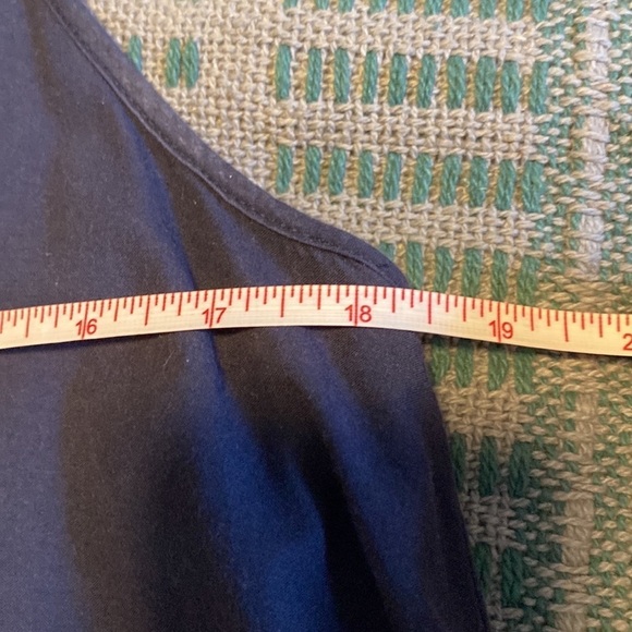 Max Studio, Sleeveless, Navy Eyelet Boho Blouse, Size M, EUC - Picture 8 of 8